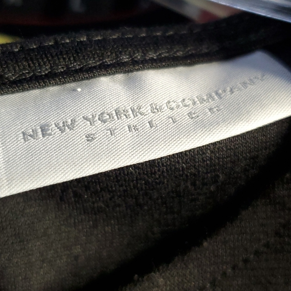 New York and Company Black and Fuchsia Sleeveless - Picture 5 of 8